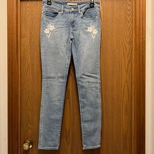 Levi’s 711 Skinny Jeans